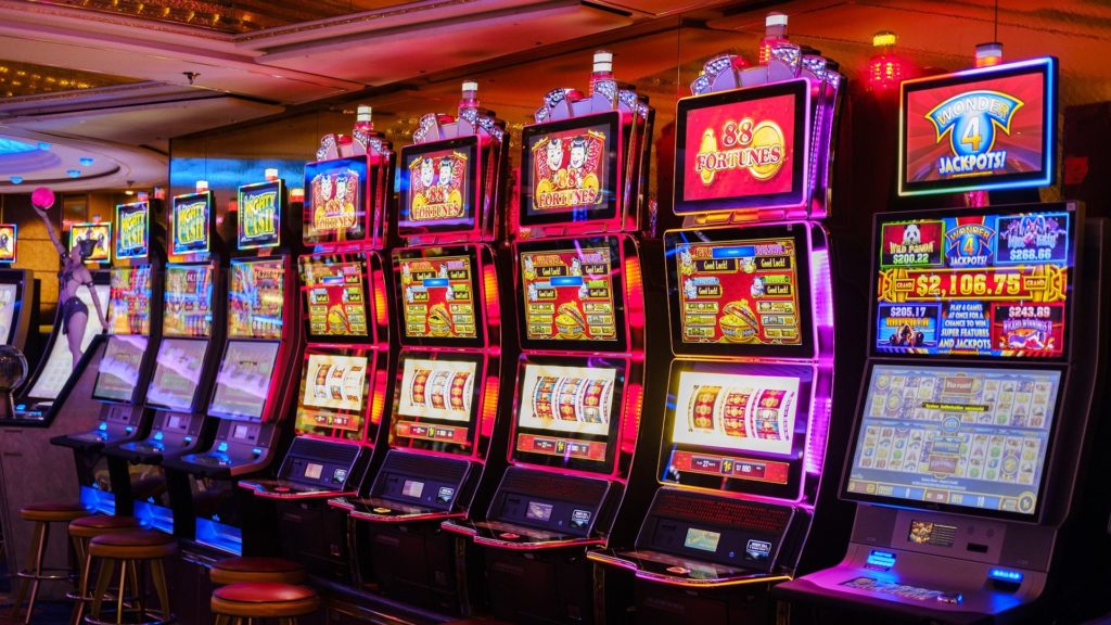 Unleash the Jackpot: Play Your Favorite Online Slot Games